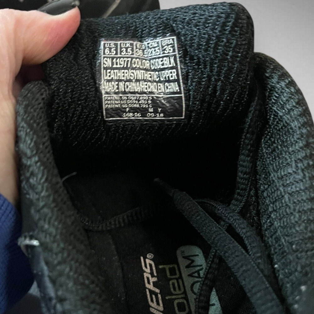SKECHERS D'Lites Bright Blossoms Black Sneakers Floral‎ Embroidery Leather Upper - Picture 9 of 11